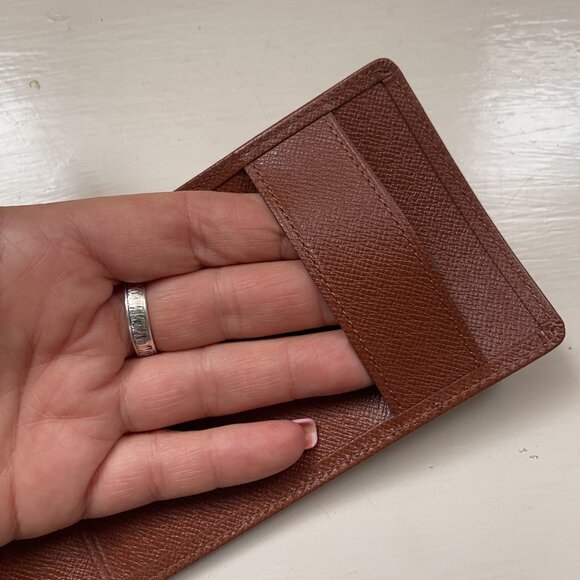 Auc Louis Vuitton Taiga Porte Tresor Etui Papiers Wallet ID Document holder - Picture 8 of 10